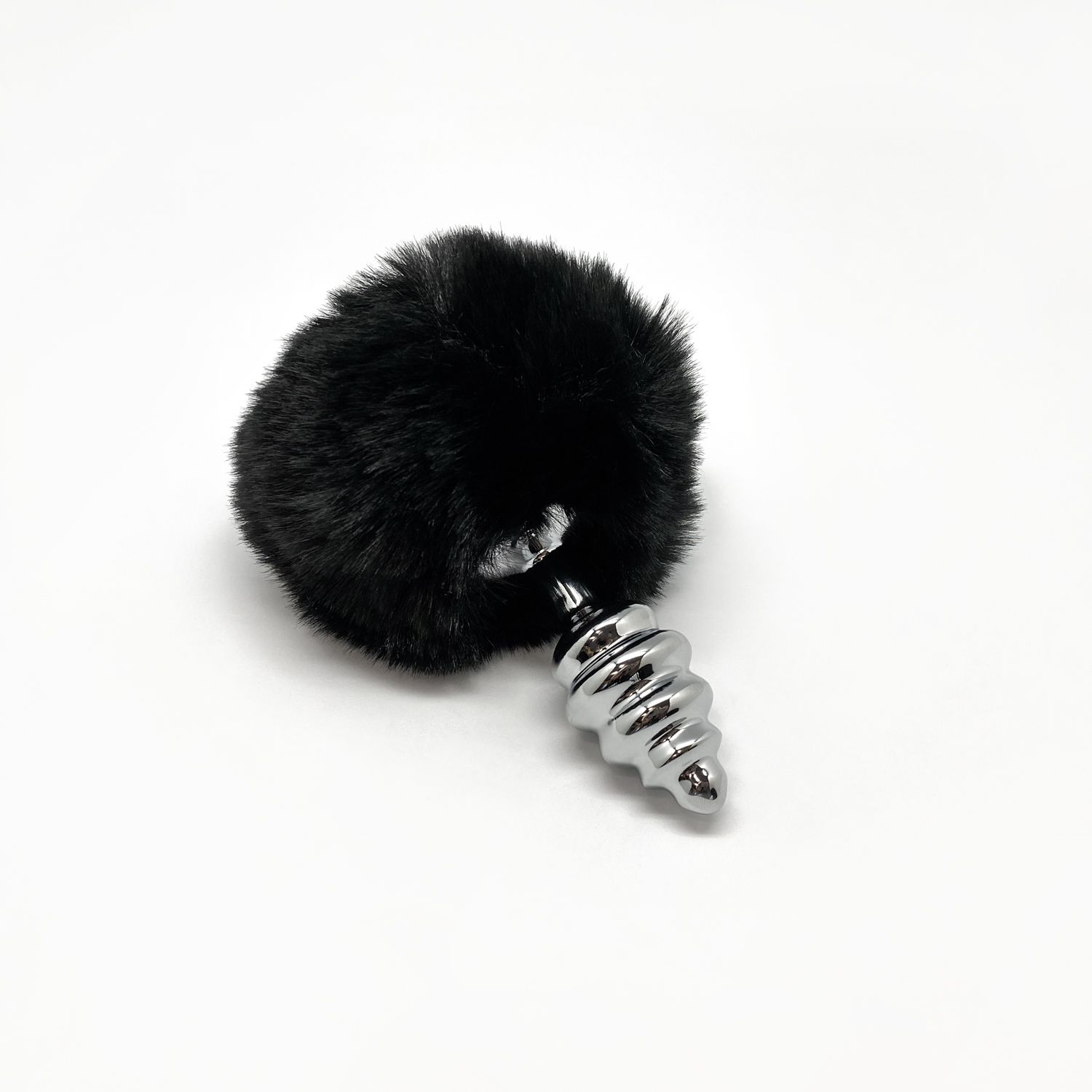 Серебристая анальная пробка с черным хвостиком Metal Anal Fluffly Twist Plug S