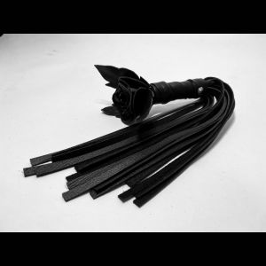 Черная кожаная плеть с лаковой розой в рукояти - 40 см.