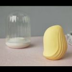 Желтый вакуум-волновой стимулятор с вибрацией и базой-ночником Cuddly Bird