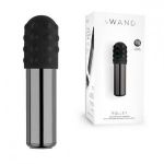 Черная вибропулька Le Wand Bullet с 2 нежными насадками