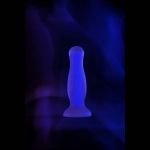 Голубая, светящаяся в темноте анальная втулка Kyle Glow - 10 см.