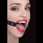 Расширяющий кляп Ring Gag XL с чёрными ремешками