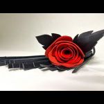 Черная кожаная плеть с красной лаковой розой в рукояти - 40 см.