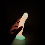 Розовый, светящийся в темноте стимулятор Light Keeper - 13,3 см.