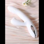 Белый вибратор-кролик Eria с вакуумной стимуляцией, функцией tapping и нагревом - 21,5 см.