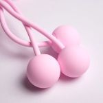 Розовый вакуумный стимулятор клитора с вагинальными виброшариками