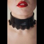 Изящный чёрный ошейник с кружевом