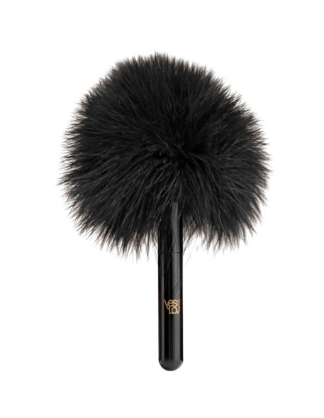 Черная перьевая кисточка с гладкой ручкой Caressing Feather